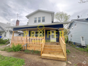 Building Photo - 2120 Ravenwood Ave