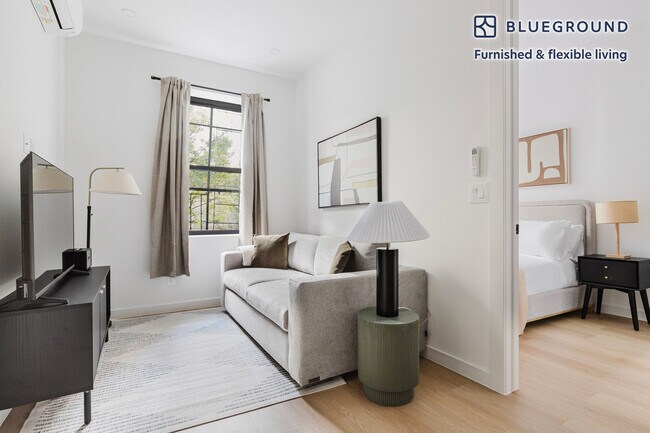 Building Photo - 250 Union Ave