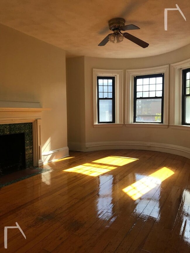 Photo - 530 Newbury St., Apartment