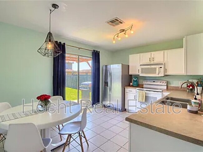 Foto del edificio - 114 Easy St