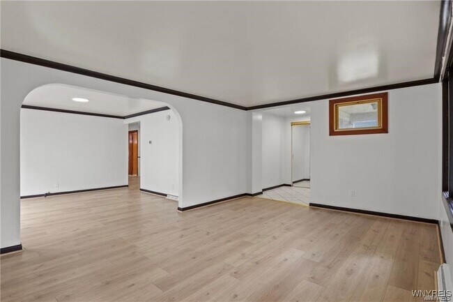 Foto del edificio - 15 Haller Ave