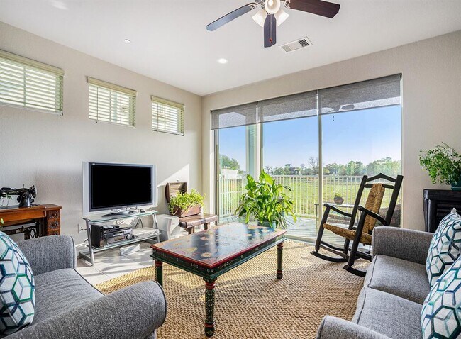 Building Photo - 1420 Veranda Mist