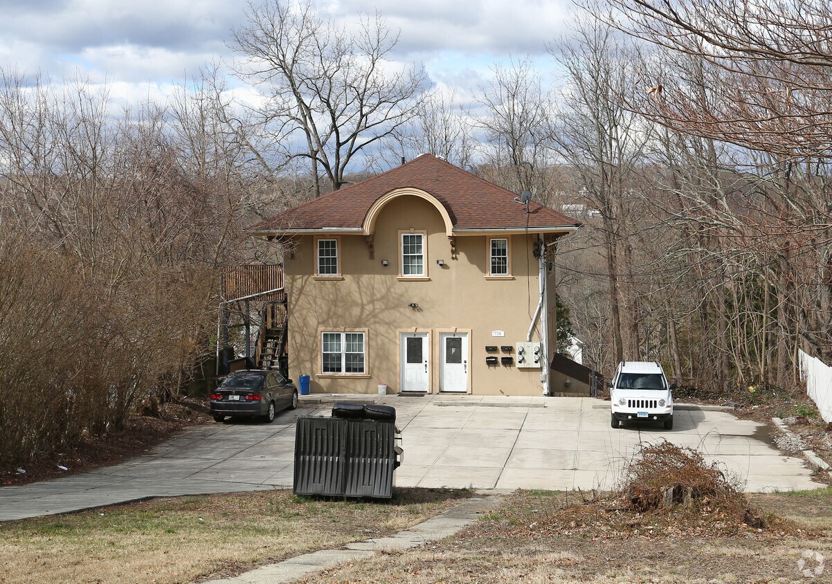 Primary Photo - 136 Washington St