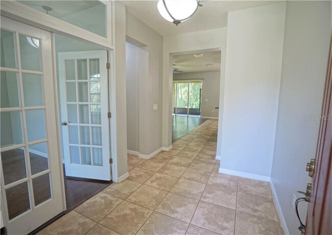 Building Photo - 2501 Erindale Oaks Ln