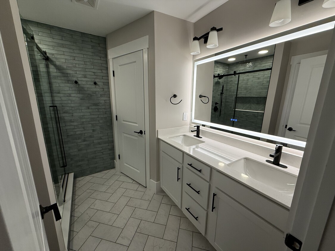 Foto principal - 147 Hyacinth Ln