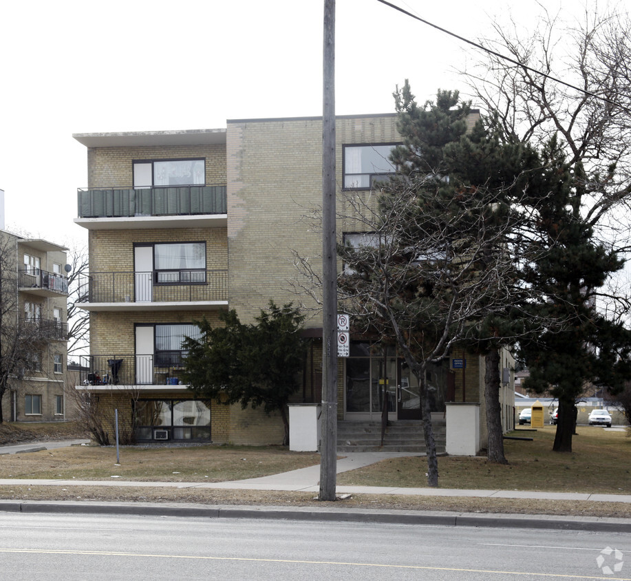 Building Photo - 1533 WILLOWS APARTMENTS