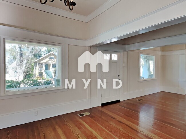 Building Photo - 2754 Marshall Way