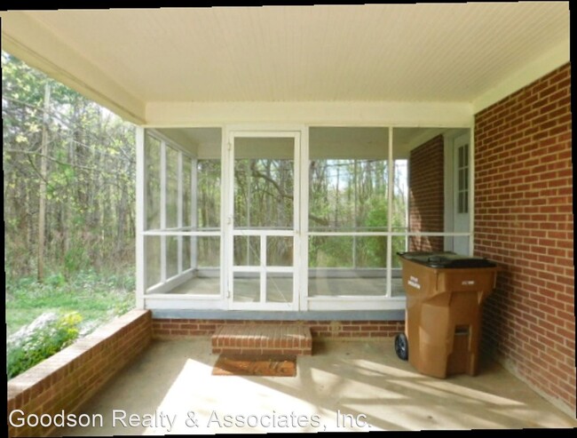 Building Photo - 2 br, 1 bath House - 755 Victory Grove Chu...