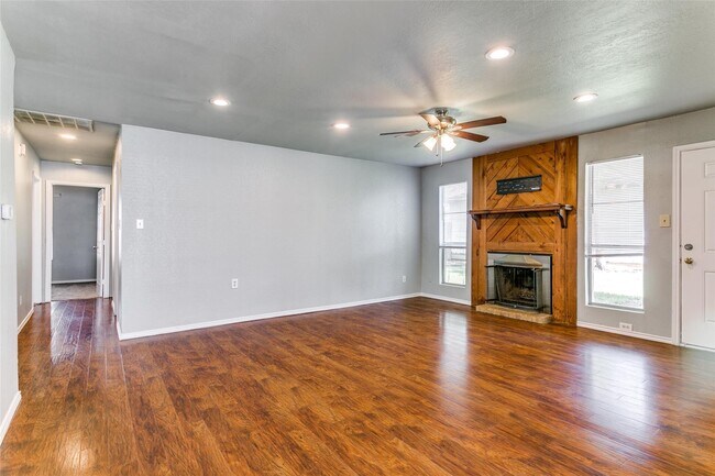 Building Photo - 204 Windmere Circle