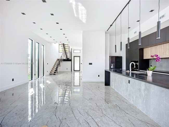 Foto del edificio - 3096 NW 27th St