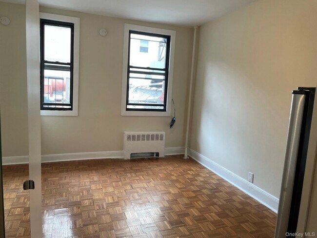 Foto del edificio - 589 1st Ave
