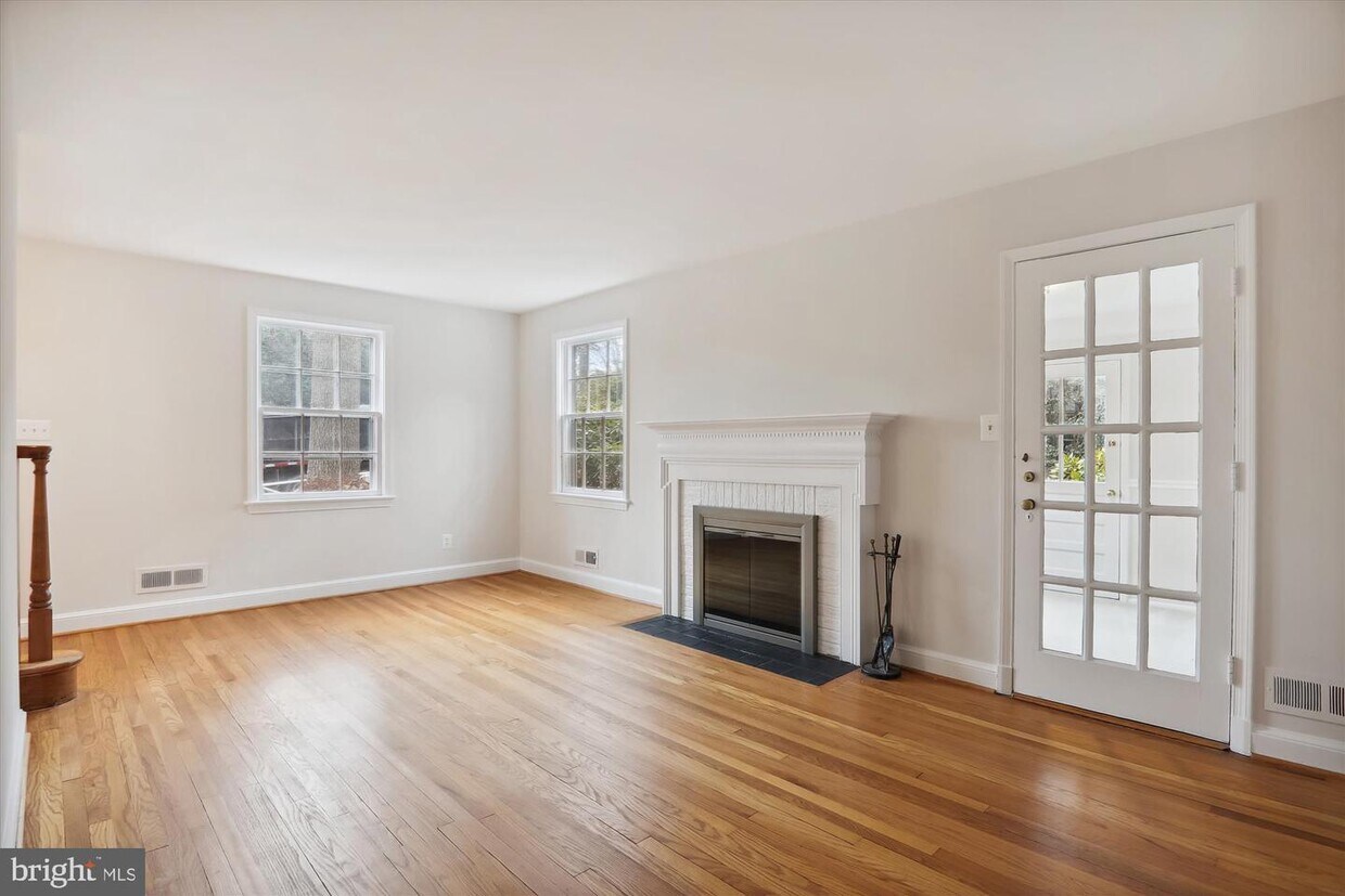 5115 Elsmere Ave, Bethesda, MD 20814 House Rental in Bethesda, MD