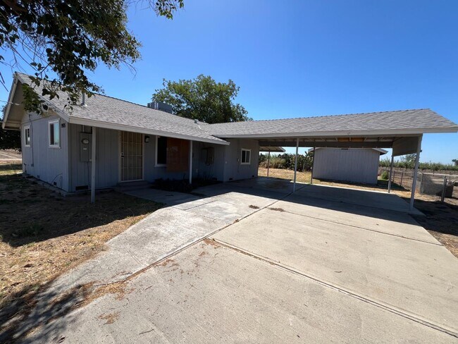 Foto del edificio - 9905 W Shaw Ave