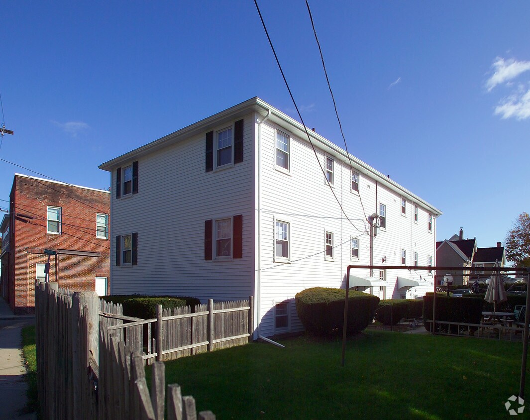 Building Photo - 1225 Sea St