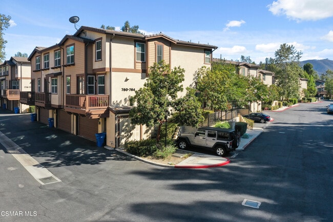 Building Photo - 760 Tennis Club Ln
