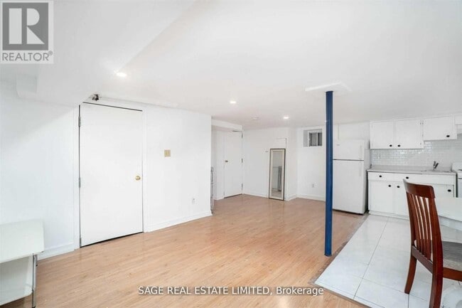 Building Photo - 604 Ossington Ave