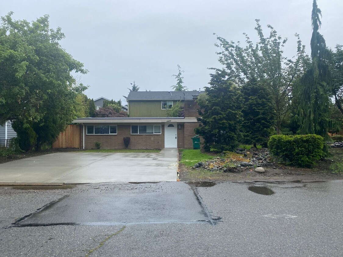 Foto principal - Renovated single family home in Seattle! B...