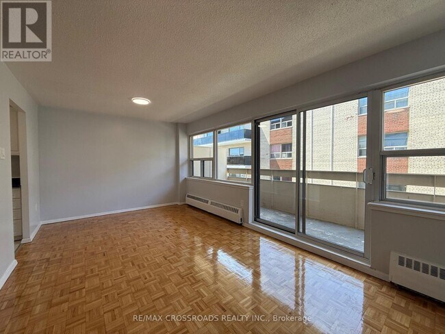 Building Photo - 1191 Ellesmere Rd