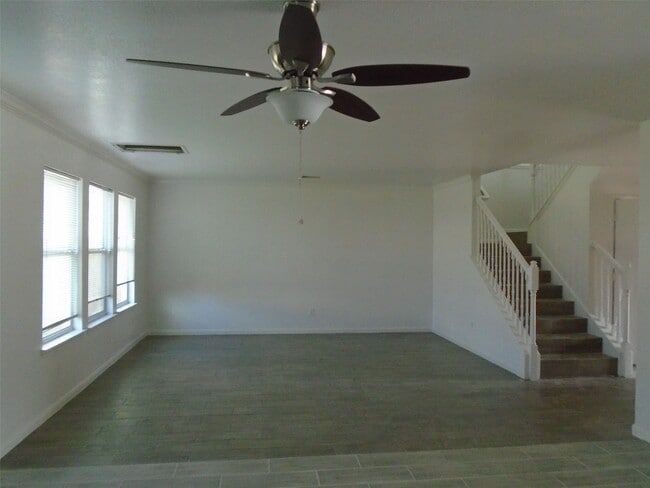 Foto del edificio - 13010 Dawn Hollow Ln
