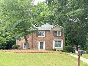 Building Photo - 2872 Bentwood Dr