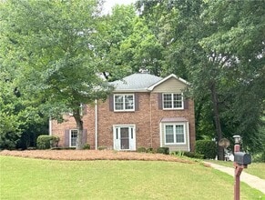 Building Photo - 2872 Bentwood Dr