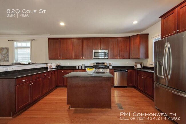 Foto del edificio - 3 Bed / 4 Bath Single Family (Available 4/1)