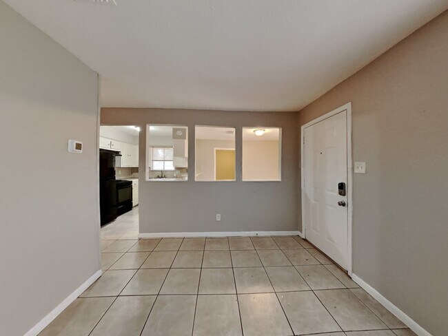 Building Photo - 11151 Spottswood Dr
