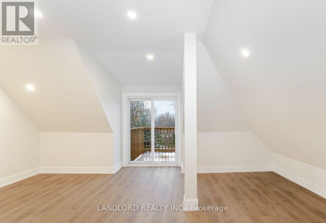 Building Photo - 73 Dewson St