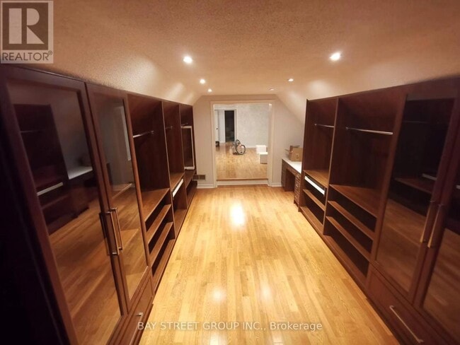 Building Photo - 138 Valleymede Dr