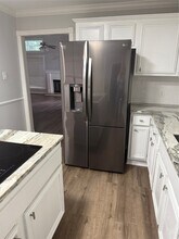 Building Photo - 3310 Meadway Dr