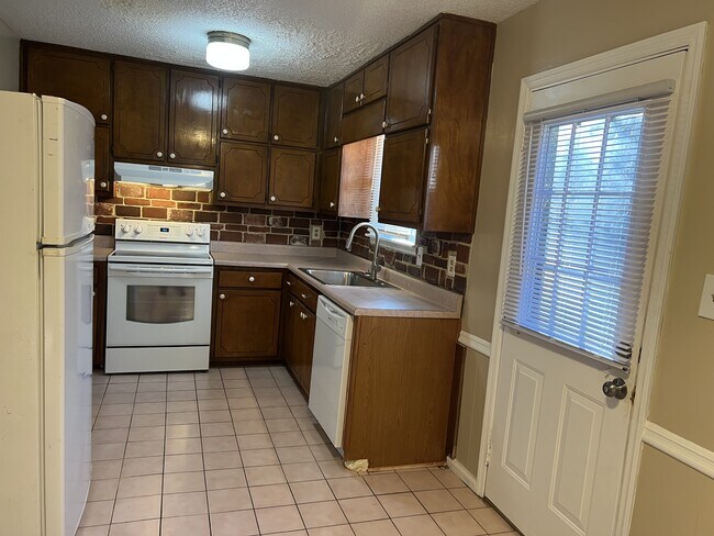 Foto del edificio - 8431 Moultrie Dr