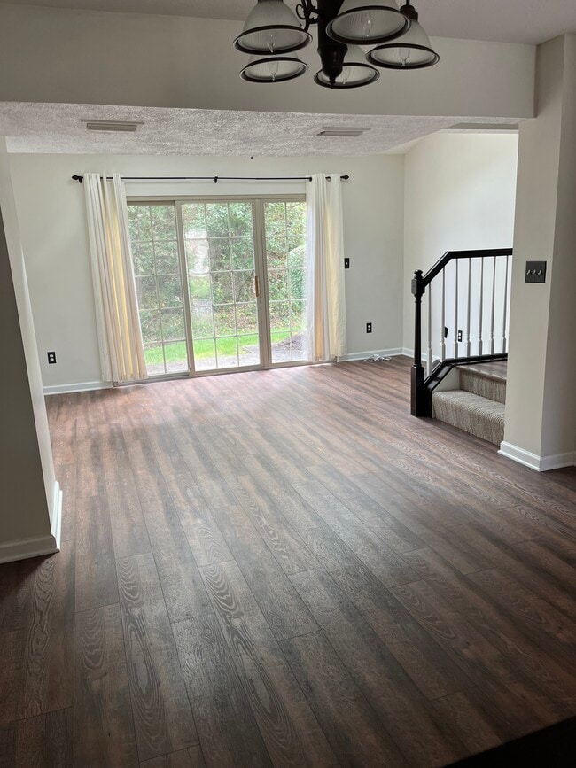 Dinning & Living Room - 304 Berrington Ct