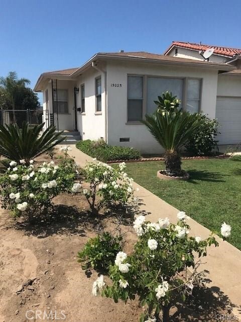 Foto principal - 15023 Van Buren Ave