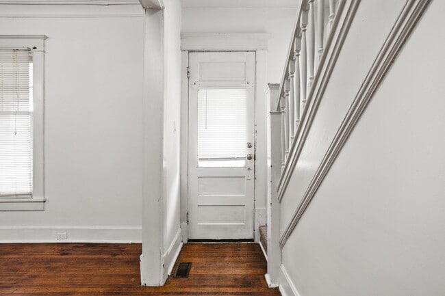 Building Photo - 418 N Drexel Ave