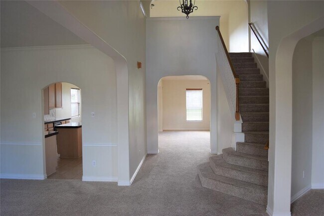 Building Photo - 3111 Hereford Cir