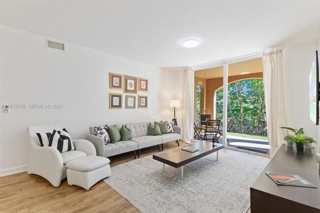 Building Photo - 19999 E Country Club Dr