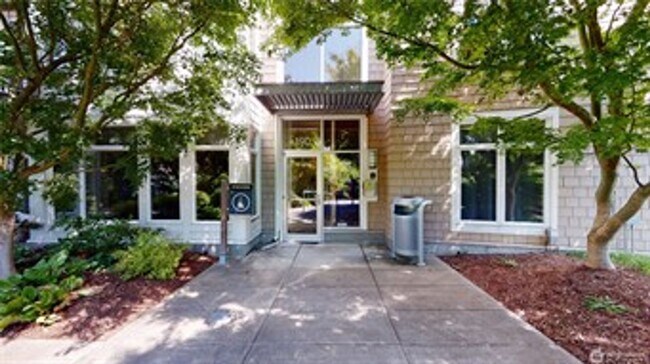Building Photo - Bainbridge Island Condo