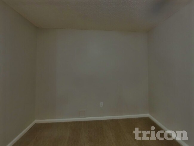 Building Photo - 585 Fallen Timbers Dr