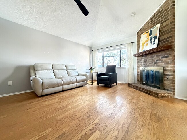 Foto del edificio - 1717 Sterling Ln