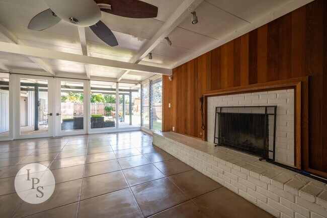 Foto del edificio - Hoult: 4096