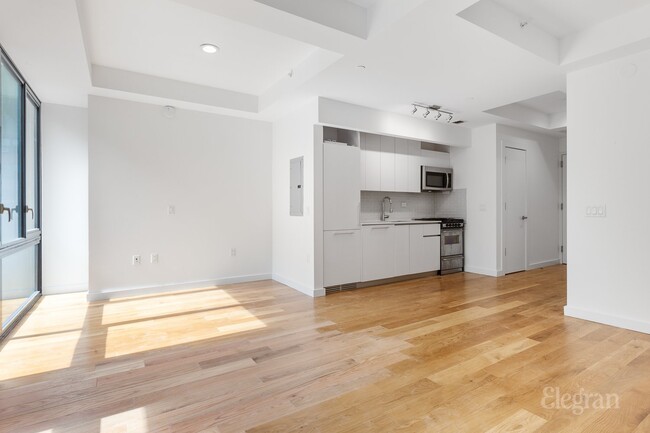Building Photo - 48 E 132nd St