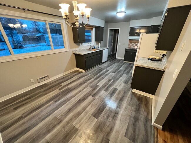 Kitchen - 2143 Beloit Dr