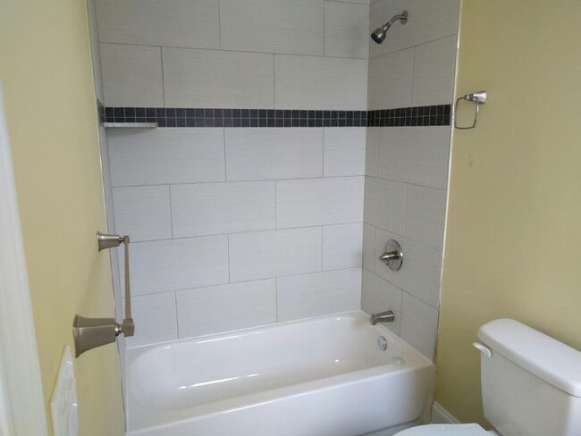 Photo - 1213 Noble St Apartment