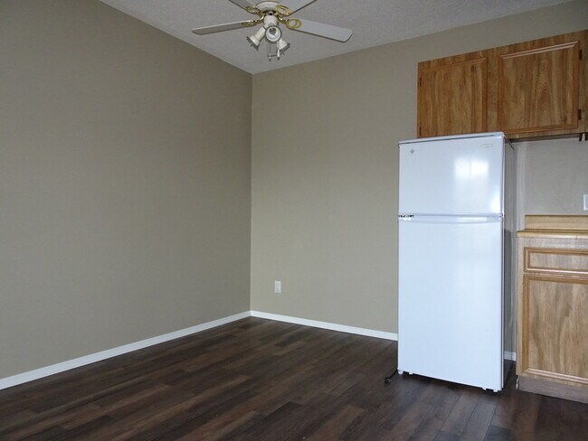 Photo du bâtiment - 130 Skaha Pl