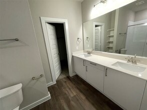 Building Photo - 9797 Grosbeak Ln