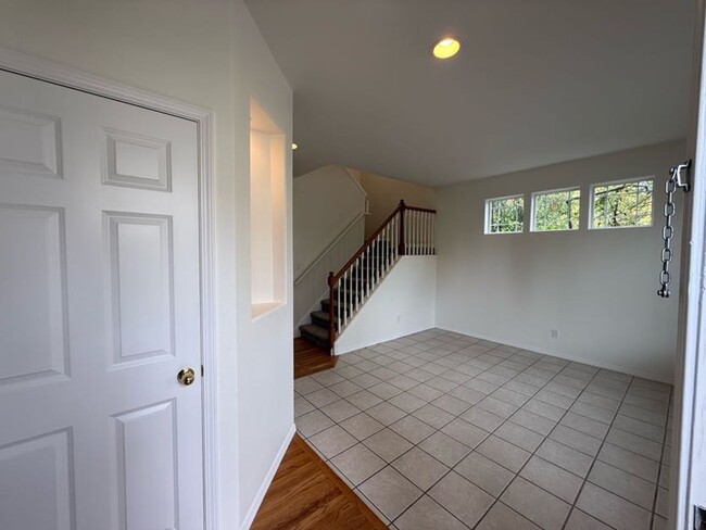 Building Photo - Expansive 4-Bedroom Home for Rent in South...