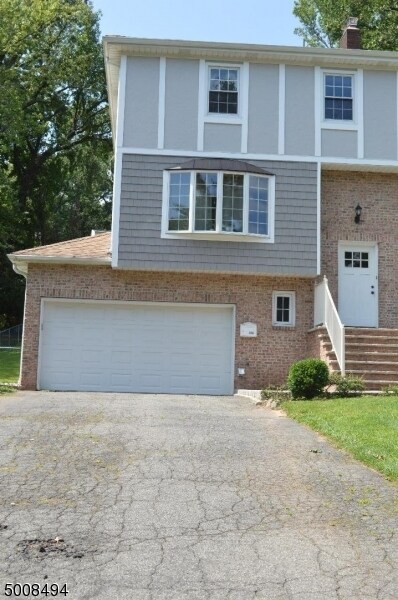 Primary Photo - 89 Forsythia Ln