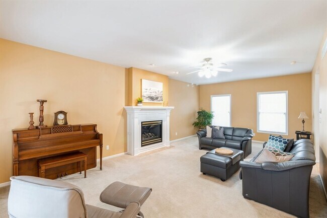 Building Photo - 2620 Camden Dr