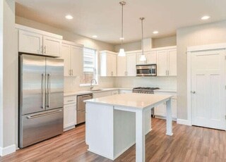 Foto del edificio - 1028 E Black Butte Ave