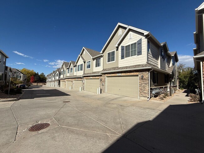 Building Photo - $0 DEPOSIT OPTIONS. SPACIOUS 3-BED, 2.5-BA...